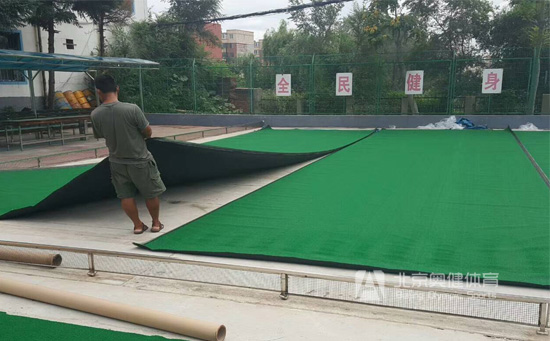 人造草門(mén)球場(chǎng)施工