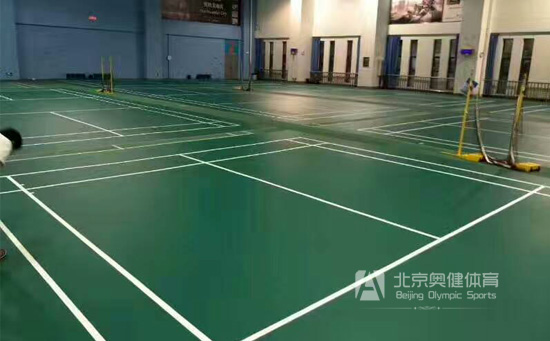 室內(nèi)羽毛球場(chǎng)地膠