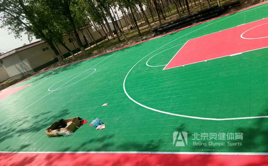 籃球場懸浮地板產(chǎn)品質(zhì)量永遠與產(chǎn)品價格是成正比的，