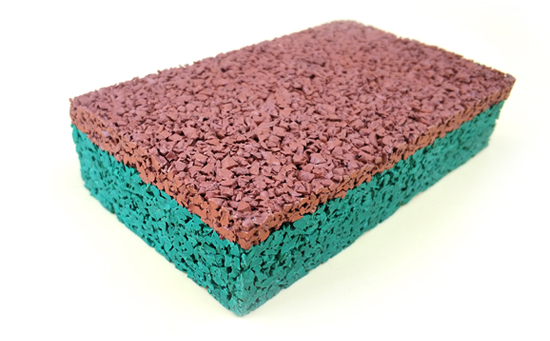 塑膠跑道地面厚度不少于13mm