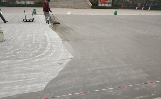 硅pu塑膠球場底涂層施工