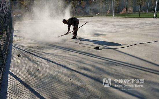 塑膠籃球場(chǎng)的鋪設(shè)流程介紹【圖文】