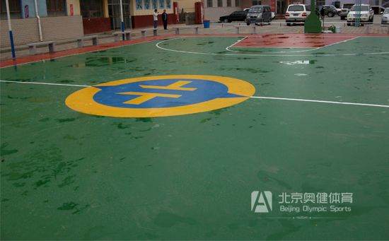 球場(chǎng)塑膠跑道積水怎么解決