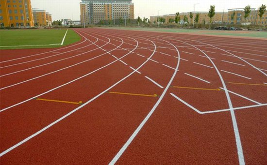 塑膠跑道面層厚度，現有塑膠跑道標準厚度是多少